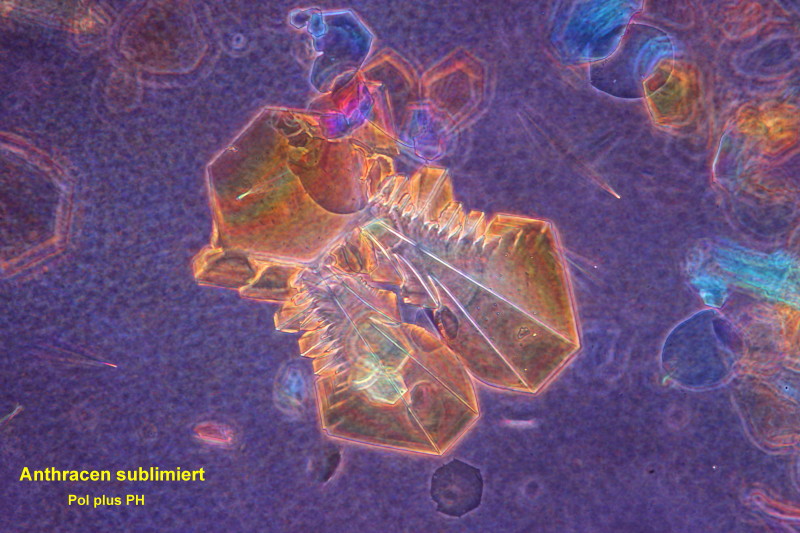 Cristaux d´anthracene fluorescense et pol #32960